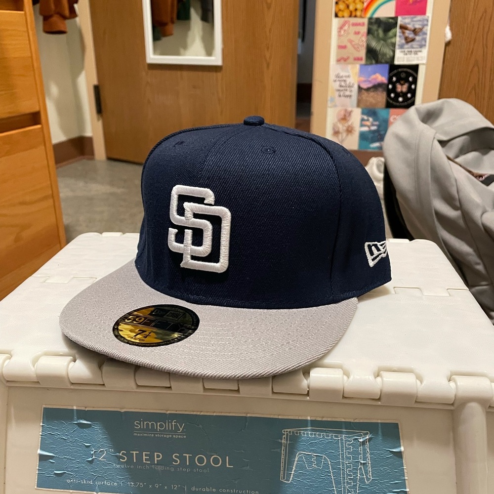 MLB San Diego Padres New era fitted hat 7 1/8 and 7 1/4